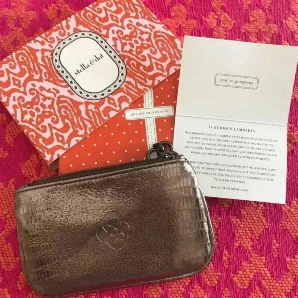 NWT Stella & Dot Metallic Luxurious Lambskin Leather Coin Purse Wallet